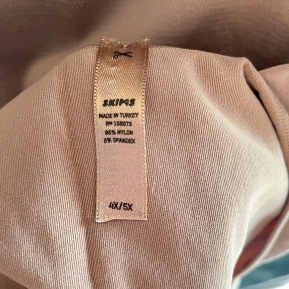 SKIMS Essential Crew Neck Sleeveless Bodysuit Size 4X/5X - Picture 3 of 4